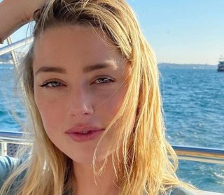 Amber Heard è diventata mamma di due gemelli Amber Heard è diventata mamma di due gemelli