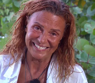 Patrizia riceve un videomessaggio dal papà Patrizia riceve un videomessaggio dal papà